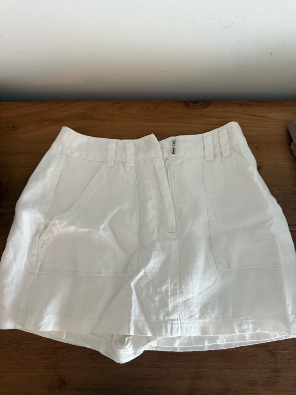DISSH White High-Waist Mini Skort with Front Pockets